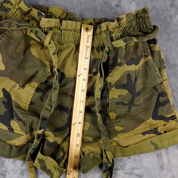 Sanctuary Standard Surplus Camo Utility Shorts Size 29 Green Military - Picture 14 of 16